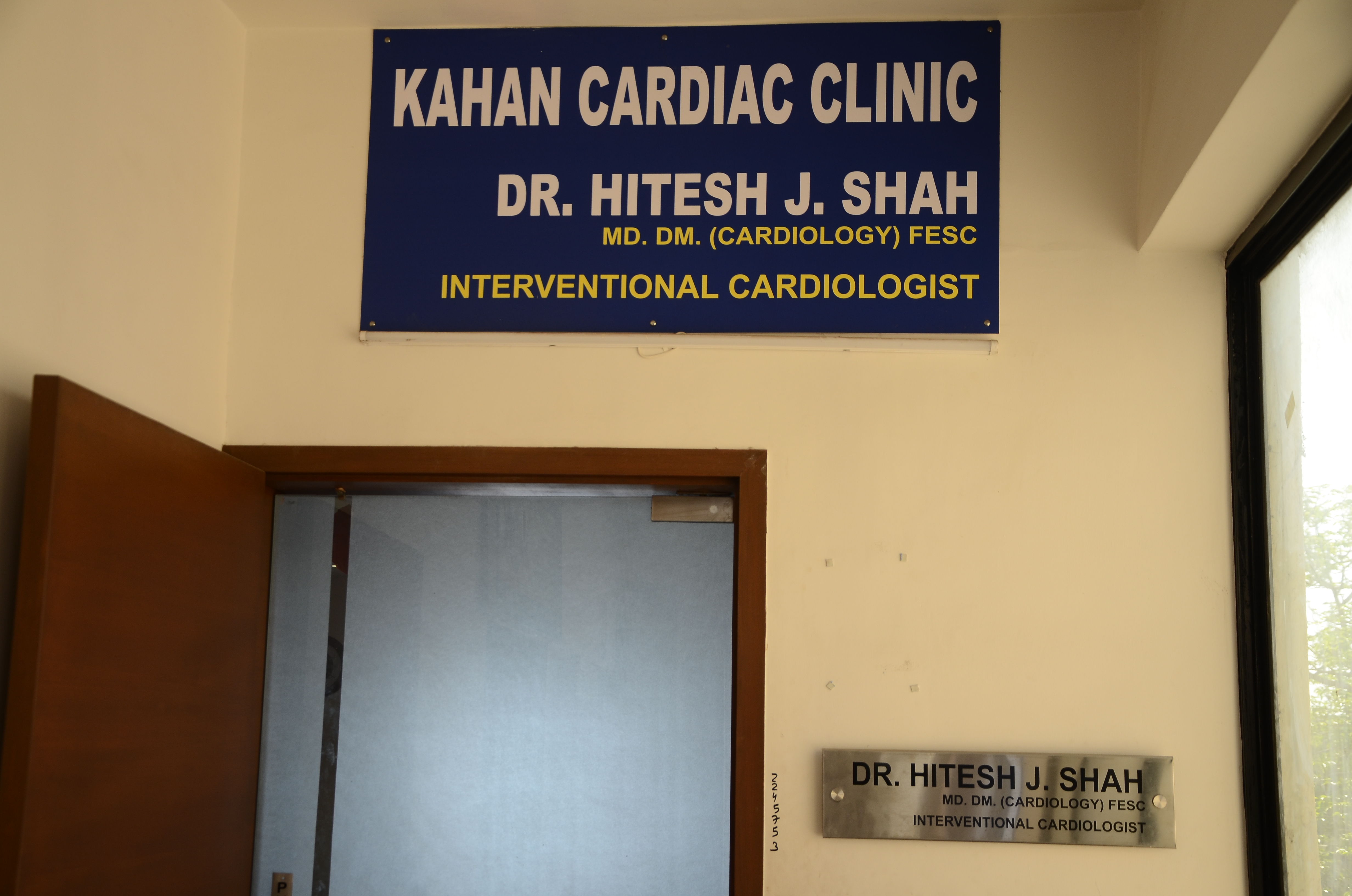 Dr. Hitesh J Shah at Kahan Cardiac Clinic